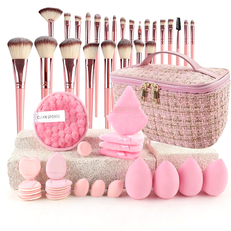 Makeup Brush Set Chic Fragranc - đánh giá và giá Travel Accessories Kit Bag