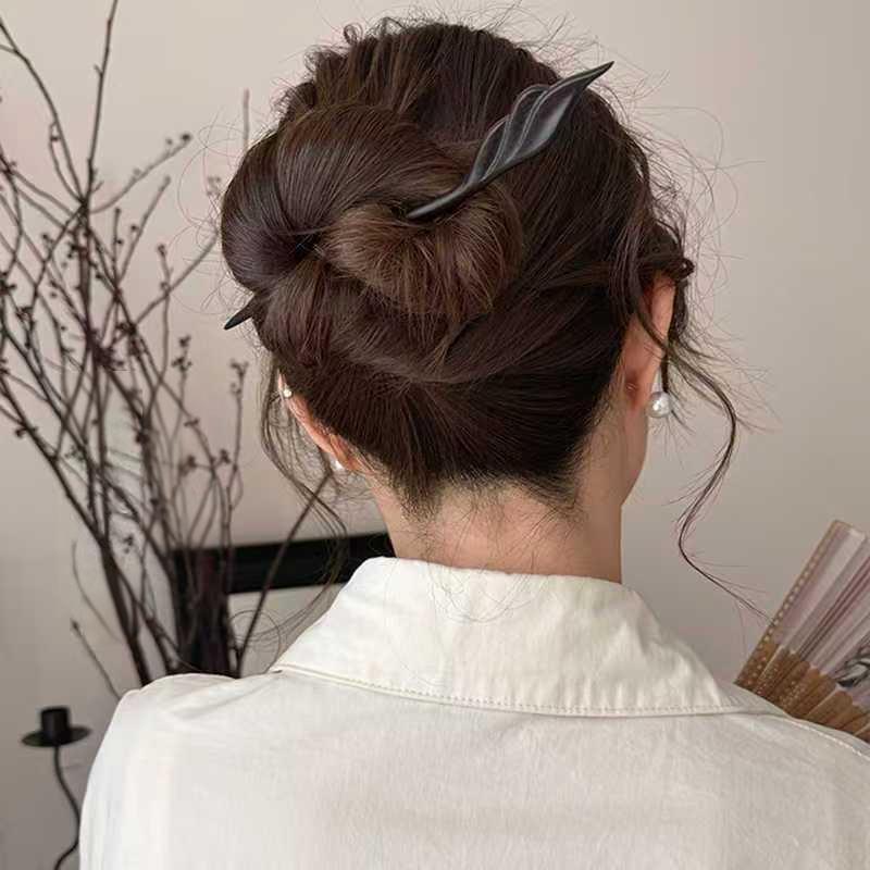 Wooden Hairp Exquisite Carving - đánh giá và giá Travel Accessories High End